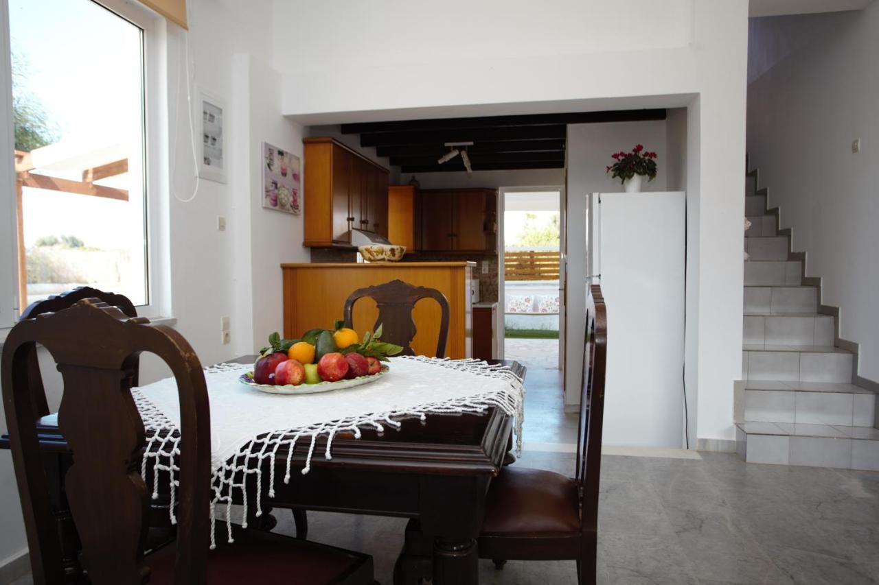 Evas House 7 Mins Walk To Beach Villa สตาวรอช ภายนอก รูปภาพ